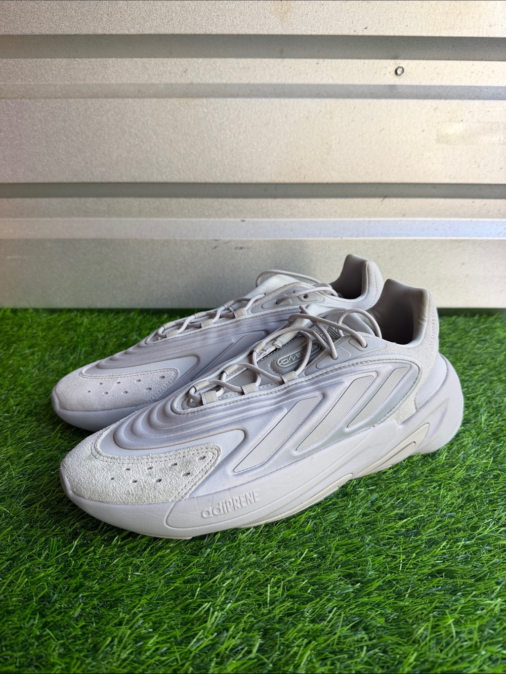 adidas Men's Off-White/Light Gray Streamlined Sneakers NO BOX
